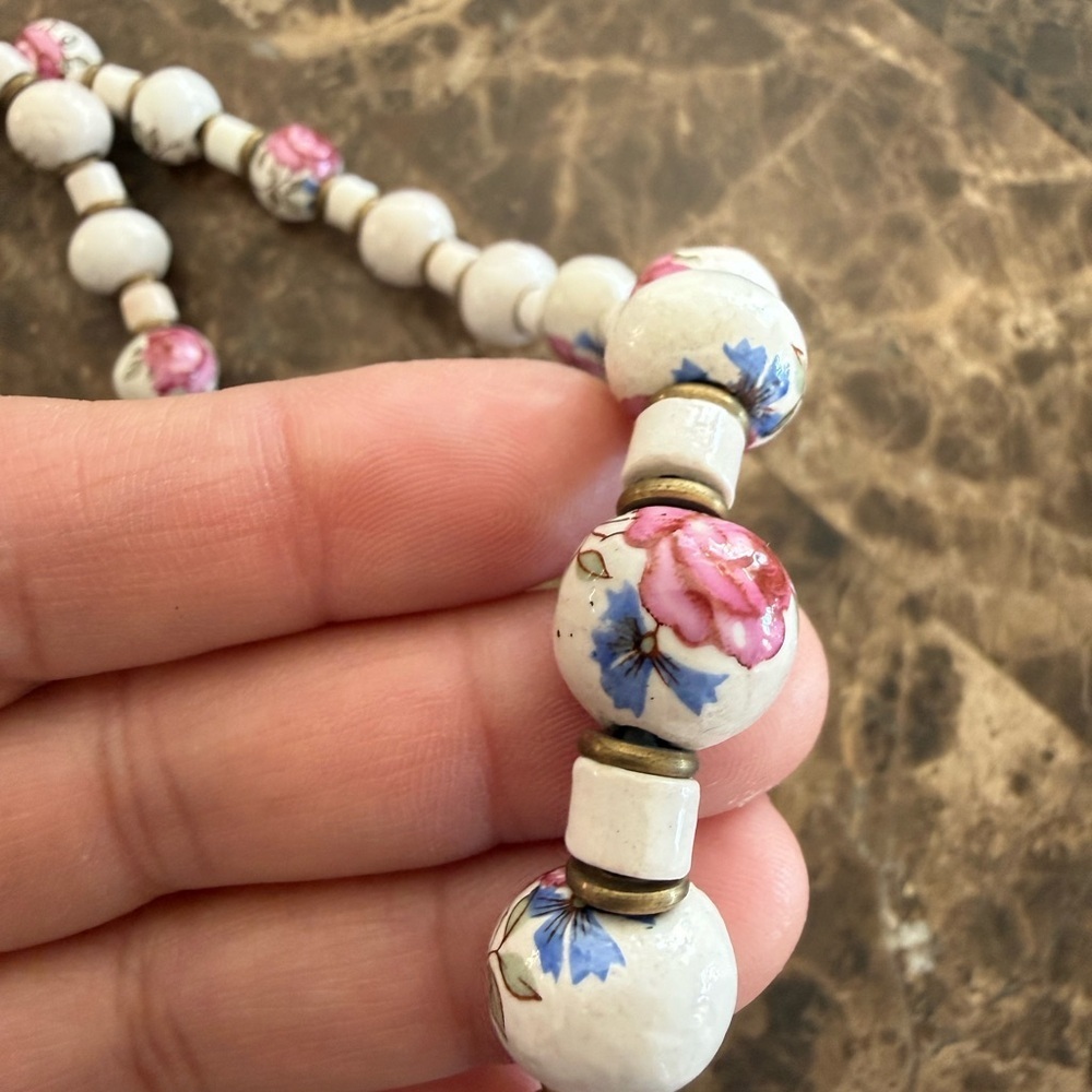 1970 Porcelain Beads Necklace - Picture 7 of 8